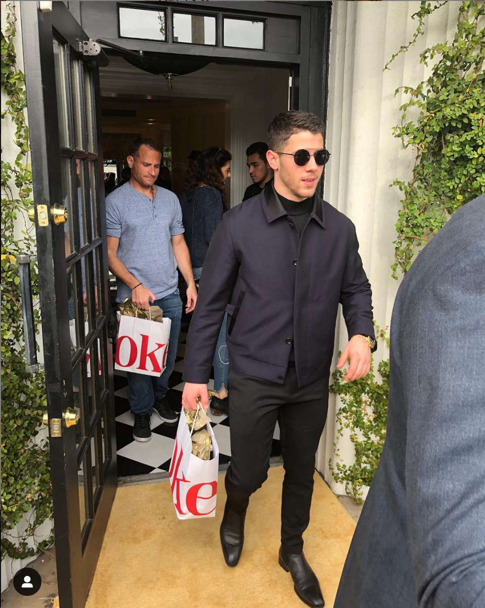 Deluxe Celebrity F&B Gifting + Meet the Celebrities - Product served by you at GMG